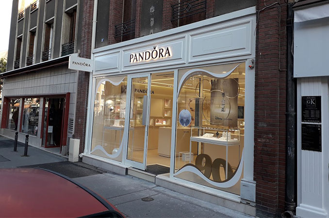 renovation boutique Pandora à Evreux